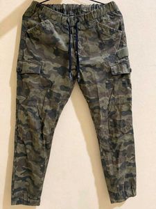 Men's Camo Cargo Joggers