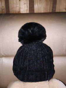 Cozy Black Beanie with "TREND" Logo