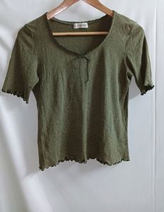 Ribbed Scoop Neck Crop Top