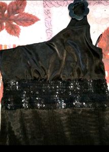 Black One-Shoulder Evening Gown