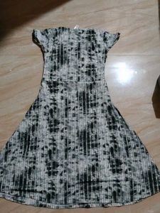 Stylish Tie-Dye Midi Dress