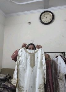 Elegant White &amp; Gold Embroidered Kurta Set