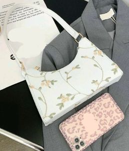 Trendy White Shoulder Bag