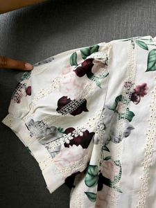Elegant Bloom Floral Puff Sleeve Top