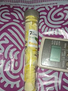 7 en Herbals Pineapple paper soap