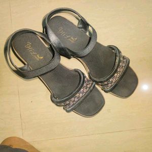 Women's heel Sandals🖤