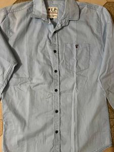 💙Light Blue Button-Up Shirt