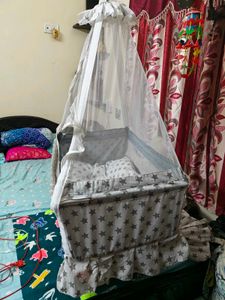 Baby bassinet with canopy Use In 12kg