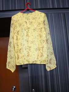 Chic Yellow Floral Print Blouse