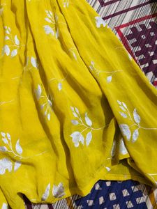 Chic Yellow off shoulder dress