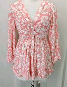 🌸 Boutique Twist Top 🌸