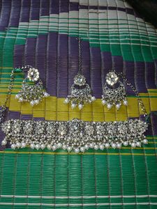 Stunning Pearl & Crystal Necklace Set