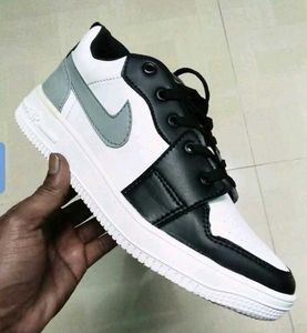 Stylish Black &amp; White Sneakers