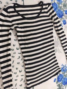 🐼BLACK & WHITE FITTED TOP🐼