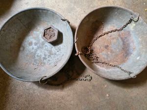 Vintage Metal Balance Scale