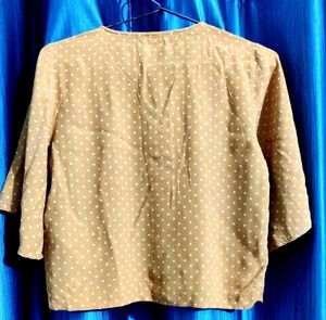 Yellow Polka Dot Top, Branded ✨