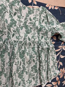 Chic Printed Kurta with Lace Detail