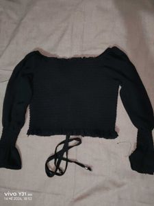 🖤 Elegant Black Ruched Crop Top 🖤