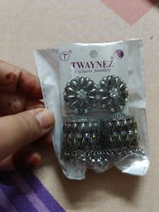 Twaynez Exclusive Indian Jhumka Earrings