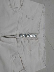 Women's White High-Waisted Jeans