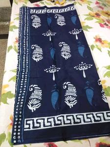 Blue &amp; White Batik Print Malai Cotton Saree
