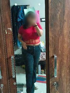 Stylish Women's redish maroon crop top