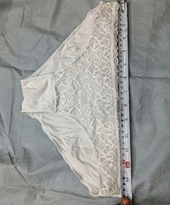 😍 Elegant White Lace Briefs