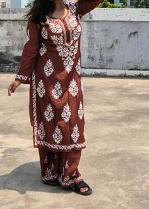 pure chikankari kurt set with plazzo pants 💗