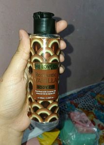 Vanilla body oil + chocolate wax powder