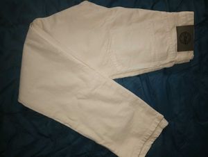 Chic White Wide-Leg Jeans