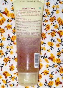 Lotus Herbals Berry Scrub Face Wash