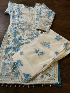 Elegant White & Blue Floral Farshi Set