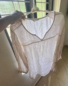 Chic V-Neck Lace Trim Top