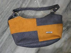 Stylish Two-Tone Hobo Handbag