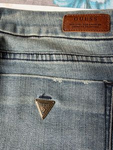 Brand new Authentic Guess Capri Jeans(28)