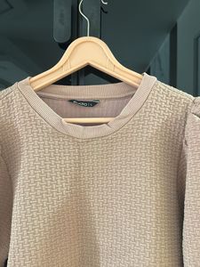 Round Neck Puff Sleeve Sweatshirt Top, Bust- 34/36