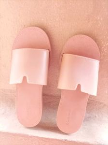 Pink flat For Indoor