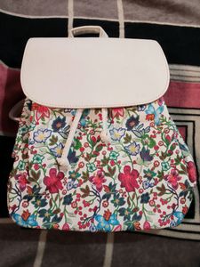 Multicolour Floral Bagpack