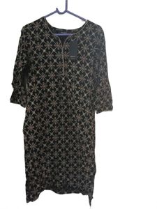 Elegant Black Embroidered Kurta
