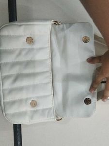 Stylish White Quilted Crossbody Bag