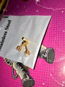 Sparkling Gold Stud Earrings pake of 2
