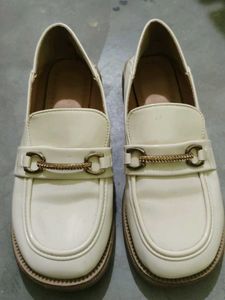 Creamy Loafers - Stylish & Comfy!