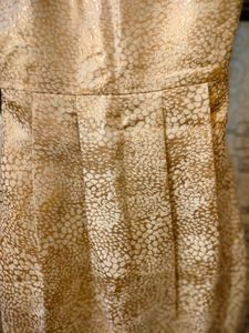 Short Dress In Golden And White Color