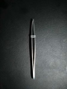 VEGA Tweezer with blackhead removal