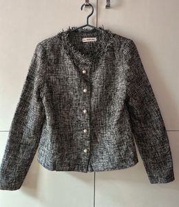 Elegant Tweed blazer with Pearl Buttons