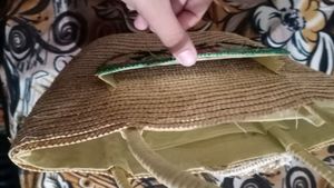 Vintage Floral Straw Bag
