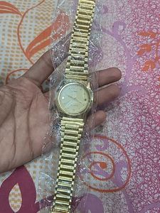 Classic Gold Tone Quartz Watch