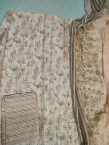Pretty Floral Print Dress Material