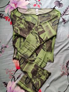 Green Graphic Print sheer Top,(size-xs)