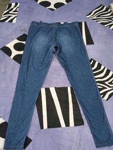 Blue jeggings